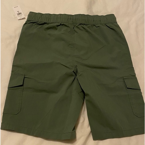 Green Gap cargo shorts - Picture 2 of 2